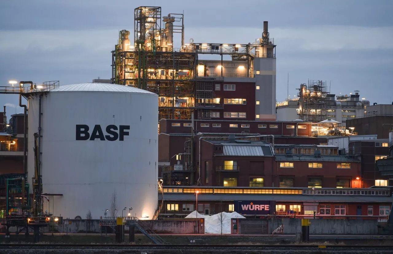 BASF повышает мощность по производству составов для клеев